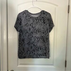 Women’s Snake Print T-Shirt Size Large/Large Black Grey Shortsleeved Gold Crush
